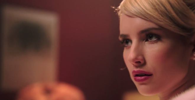 Emma Roberts toda maquiavélica em novo teaser da série Scream Queens