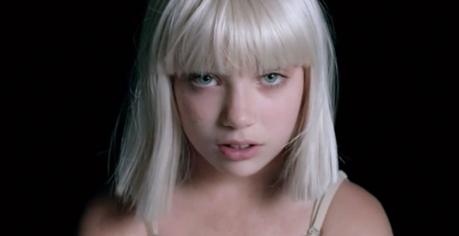 Assista “Big Girls Cry”, novo clipe da Sia estrelado (de novo) pela Maddie Ziegler