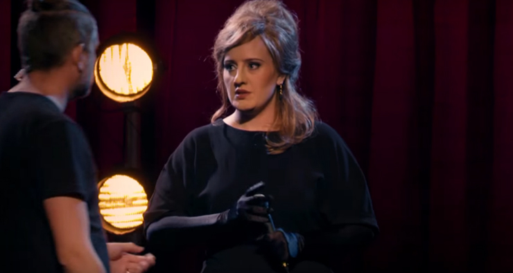 Adele se disfarça de sua própria cover em pegadinha incrível da BBC!