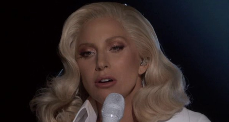 Lady Gaga faz emocionante apresentação da música “Til It Happens To You” no Oscar 2016!