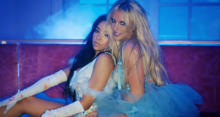 Britney Spears e Tinashe dançam e sensualizam no clipe de “Slumber Party”; assista!